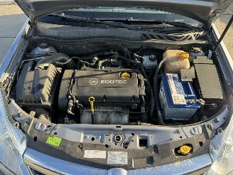 Opel Astra 1.6 Wagon picture 10