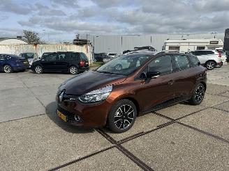 Damaged car Renault Clio Estate 0.9 TCe 2013/8