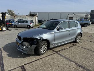 Unfallwagen BMW 1-serie 116i 2010/1