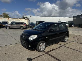 Schadeauto Kia Picanto 1.0 SEVEN 2010/3