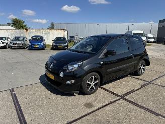 Schadeauto Renault Twingo 1.2 16 collection 2013/1