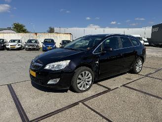 krockskadad bil auto Opel Astra 1.4 T Sportstourer 2011/4
