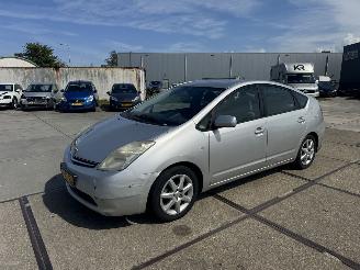 Coche accidentado Toyota Prius 1.5 VVT-I 2006/8
