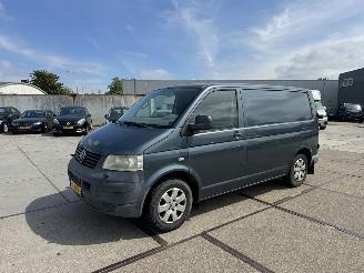 uszkodzony samochody ciężarowe Volkswagen Transporter 2.5 TDI 2008/4