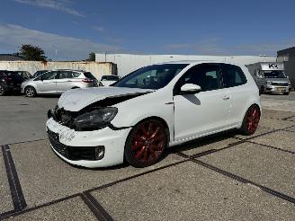 Schadeauto Volkswagen Golf 2.0 GTI adidas 2010/7