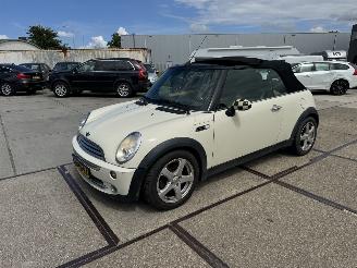 damaged passenger cars Mini Cabrio 1.6 Cooper Chilli 2006/7