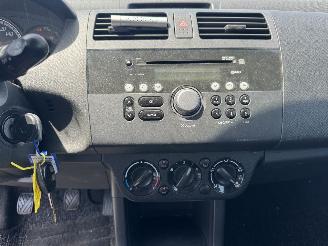 Suzuki Swift 1.3 cool picture 9