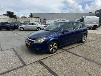 krockskadad bil auto Opel Astra 1.6 2004/8