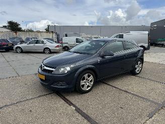 krockskadad bil auto Opel Astra 1.4 111 Years Edition 2010/4