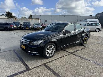krockskadad bil auto Mercedes C-klasse 180 Business Class Avantgarde 2012/6