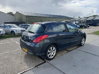 Peugeot 308 1.6 VTI Active picture 3
