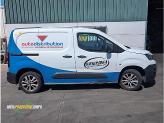 Vrakbiler auto Peugeot Partner Partner (EA//EF/EN/EU), Van, 2018 1.5 BlueHDi 75 2021/2