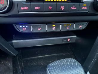 Kia Ceed GT Line Business DIESEL HYBRIDE PANO LEDER LED picture 28