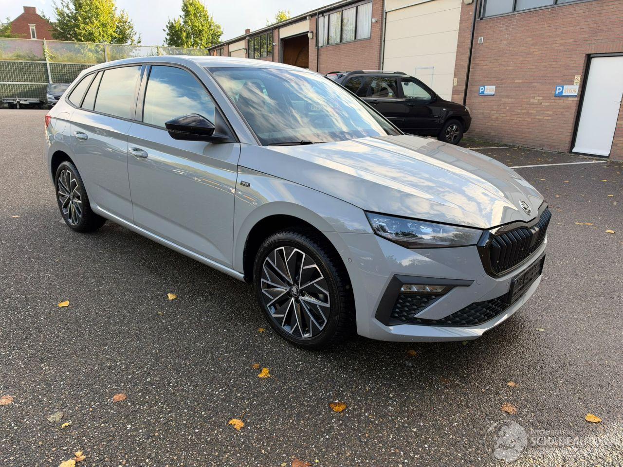 Skoda  Scala TOUR 1.5 150Pk  Automaat Stoelverwarming Achteruitrij camera