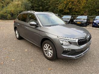 krockskadad bil auto Skoda Kamiq Selection 1.0 116pk AUTOMAAT ACHTERUITRIJCAMERA STOELVERWARMING 2025/6