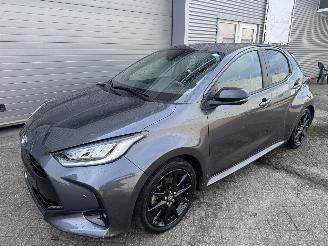  Toyota Yaris Yaris 1.5-l-VVT-i Hybrid 116 CVT Sport voll 2023/4