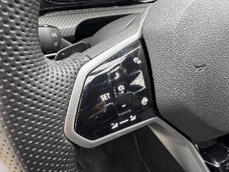 Volkswagen Golf Golf 1.5 eTSI OPF 110kW DSG R-Line Variant picture 13