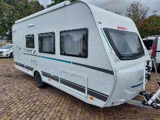 uszkodzony przyczepy kampingowe Dethleffs  480 QLK Stapelbed + Omnistor 2020/5