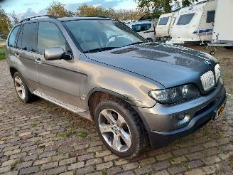 Auto incidentate BMW X5 Grijs kenteken 6 cilnder diesel Automaat 2004/6
