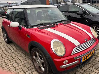 Vaurioauto  passenger cars Mini Cooper Pepper 1.6 + Apk 2004/2