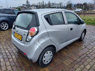 Chevrolet Spark GERESERVEERD  1.0  5 deurs Airco picture 3