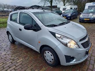 uszkodzony samochody osobowe Chevrolet Spark 1.0  5 deurs Airco 2010/10