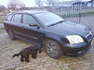 skadebil auto Toyota Avensis 2.0 benzine + Apk 2005/3