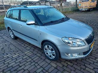 krockskadad bil auto Skoda Fabia 1.2 TSI Ambition 2011/2