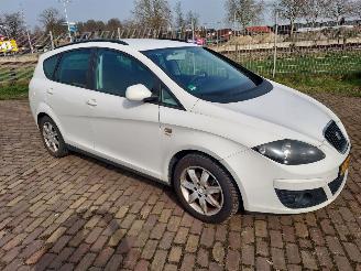 skadebil auto Seat Altea xl 1.2 benzine + Apk 2010/11