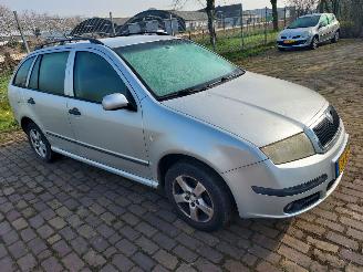 Unfallwagen Skoda Fabia 1.4 + Airco  350 euro vaste prijs 2004/11