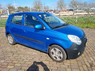 Schadeauto Kia Picanto 1.0 +apk 2010/6