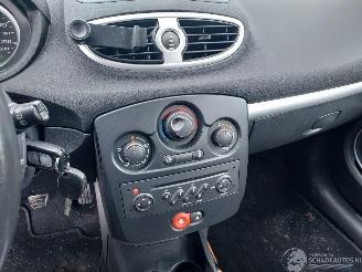 Renault Clio 1.2   deurs picture 6