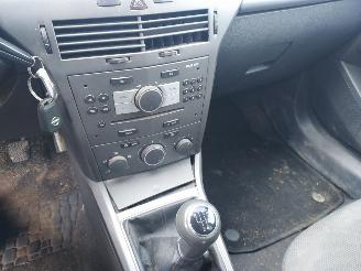 Opel Astra 1.6 + Apk picture 5