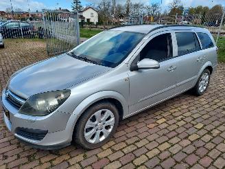 damaged passenger cars Opel Astra 1.6 + Apk 2007/2