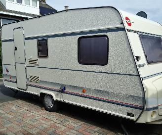 Schade caravan Burstner  GERESERVEERD   430 + Voortent 1993/7