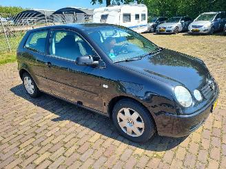 Schadeauto Volkswagen Polo 1.4 AUTOMAAT + Apk 2002/4