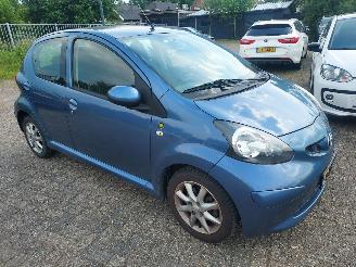 Damaged car Toyota Aygo 5 deurs 2009/2