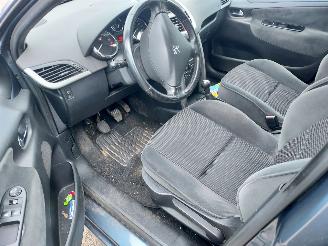 Peugeot 207 5 deurs + Airco+Apk 500 euro minimum prijs picture 5