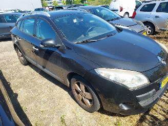 Unfallwagen Renault Mégane 1.6 DYNAMIQUE 2010/6