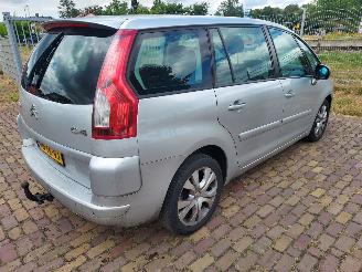 Citroën C4-picasso 1.8iAmbiance 7 persoons + Apk   500 euro minimum prijs picture 3