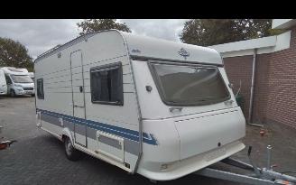 krockskadad bil caravan Hobby  Excellent 495 + Airco 1999/7