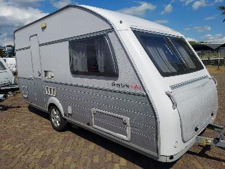 krockskadad bil caravan Kip  Grey Line 44EKL + Mover + Voortent 2007/4