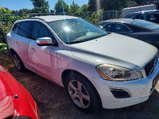 Volvo Xc-60 GERESERVEERD  2.0 Benzine AUTOMAAT picture 2