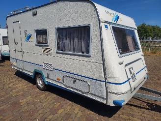 skadebil caravan Knaus  435 As Good As Gold + Voortent 1999/7