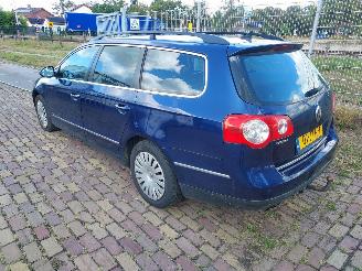 Volkswagen Passat 2.0 TDI Bleu Motion picture 4