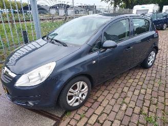 Auto incidentate Opel Corsa 1.4 Enjoy  5 deurs 2009/10