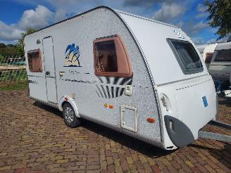 danneggiata roulotte Knaus  GERESERVEERD  Azur 450 FU Mover en Luifel Frans bed 2006/6