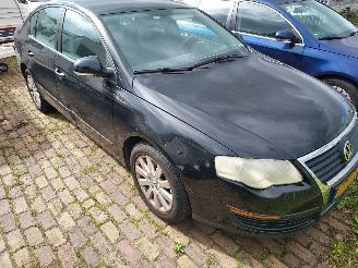 krockskadad bil auto Volkswagen Passat Sedan 1.6 benzine 2005/6