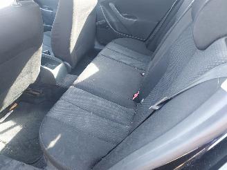 Volkswagen Passat Sedan 1.6 benzine picture 7