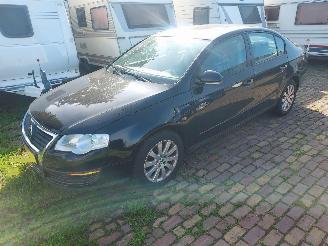 Volkswagen Passat Sedan 1.6 benzine picture 2